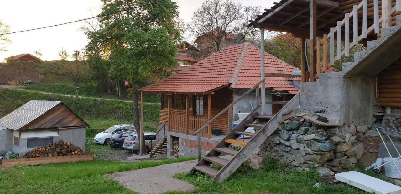 Domacinstvo Kod Gere Bed and Breakfast Crni Vrh Esterno foto